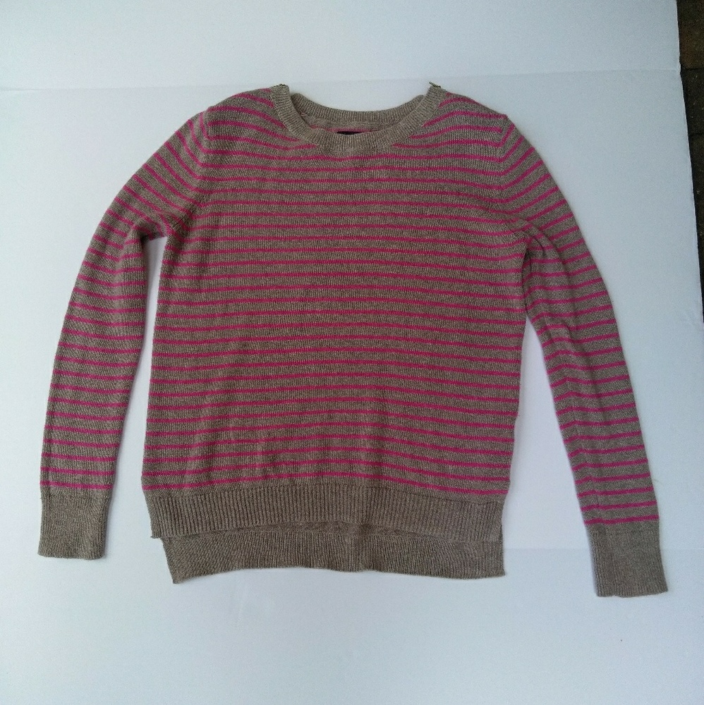AEO lightweight sweater size small